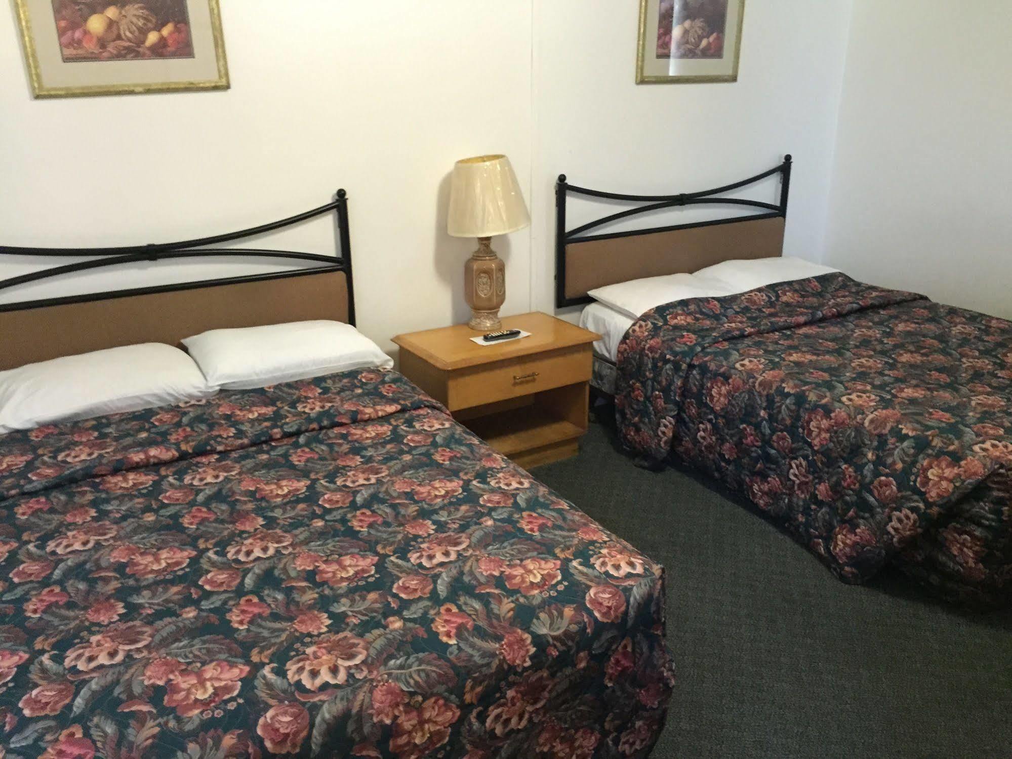 Travel Inn Of סברינג מראה חיצוני תמונה