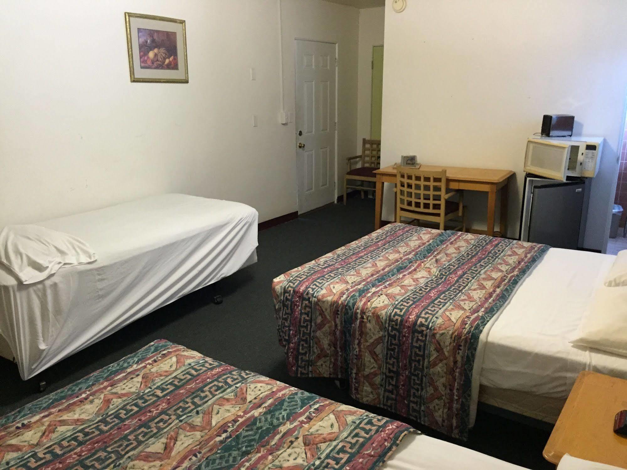 Travel Inn Of סברינג מראה חיצוני תמונה