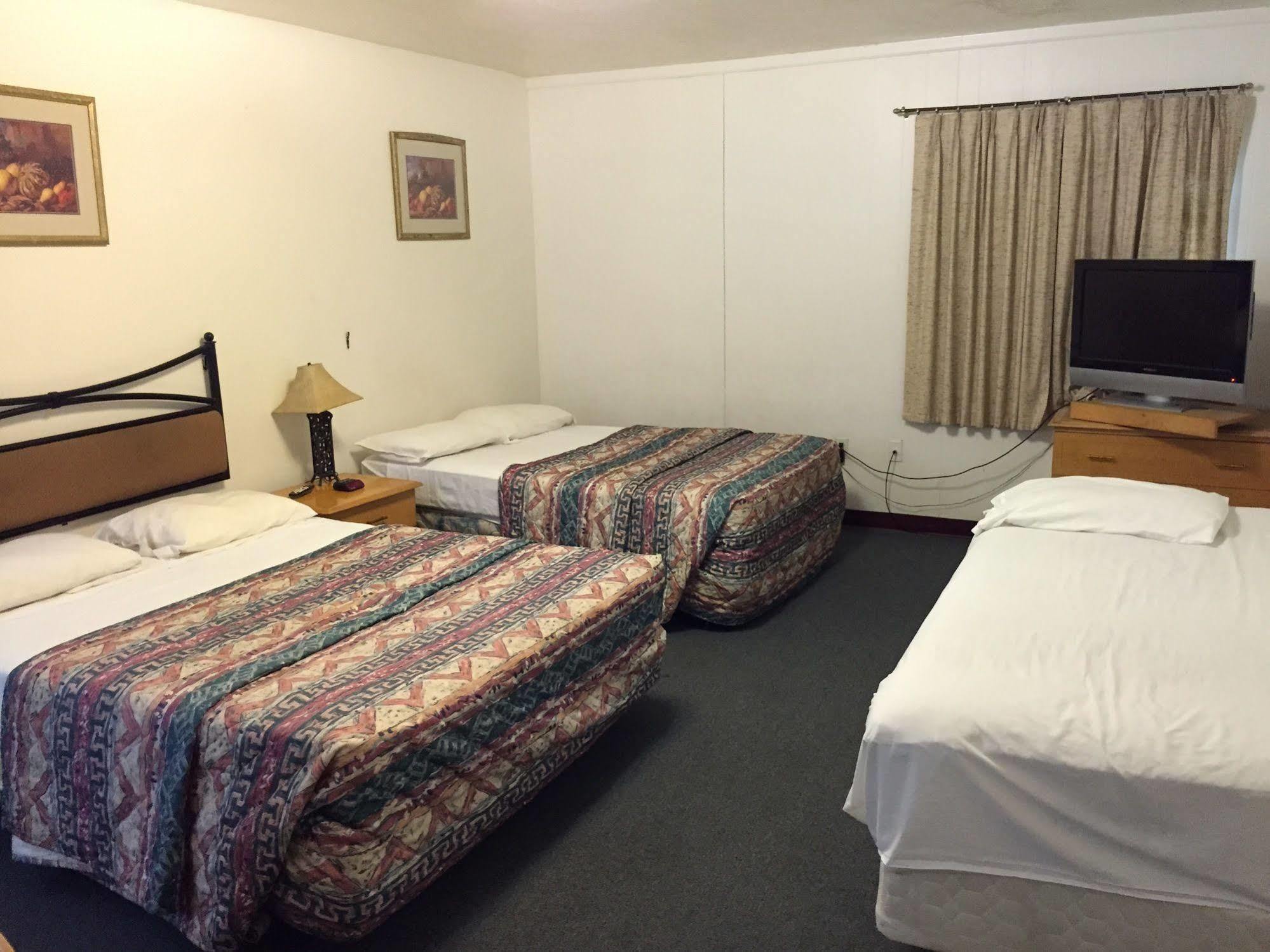 Travel Inn Of סברינג מראה חיצוני תמונה
