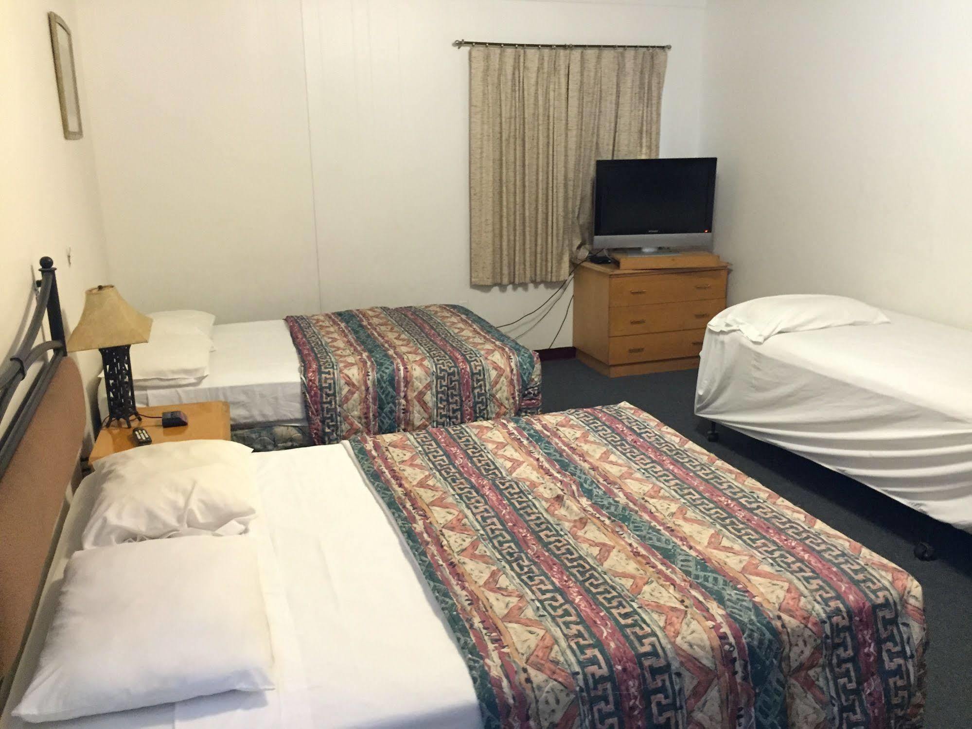 Travel Inn Of סברינג מראה חיצוני תמונה