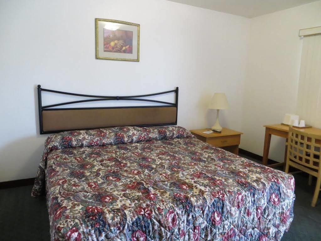 Travel Inn Of סברינג מראה חיצוני תמונה